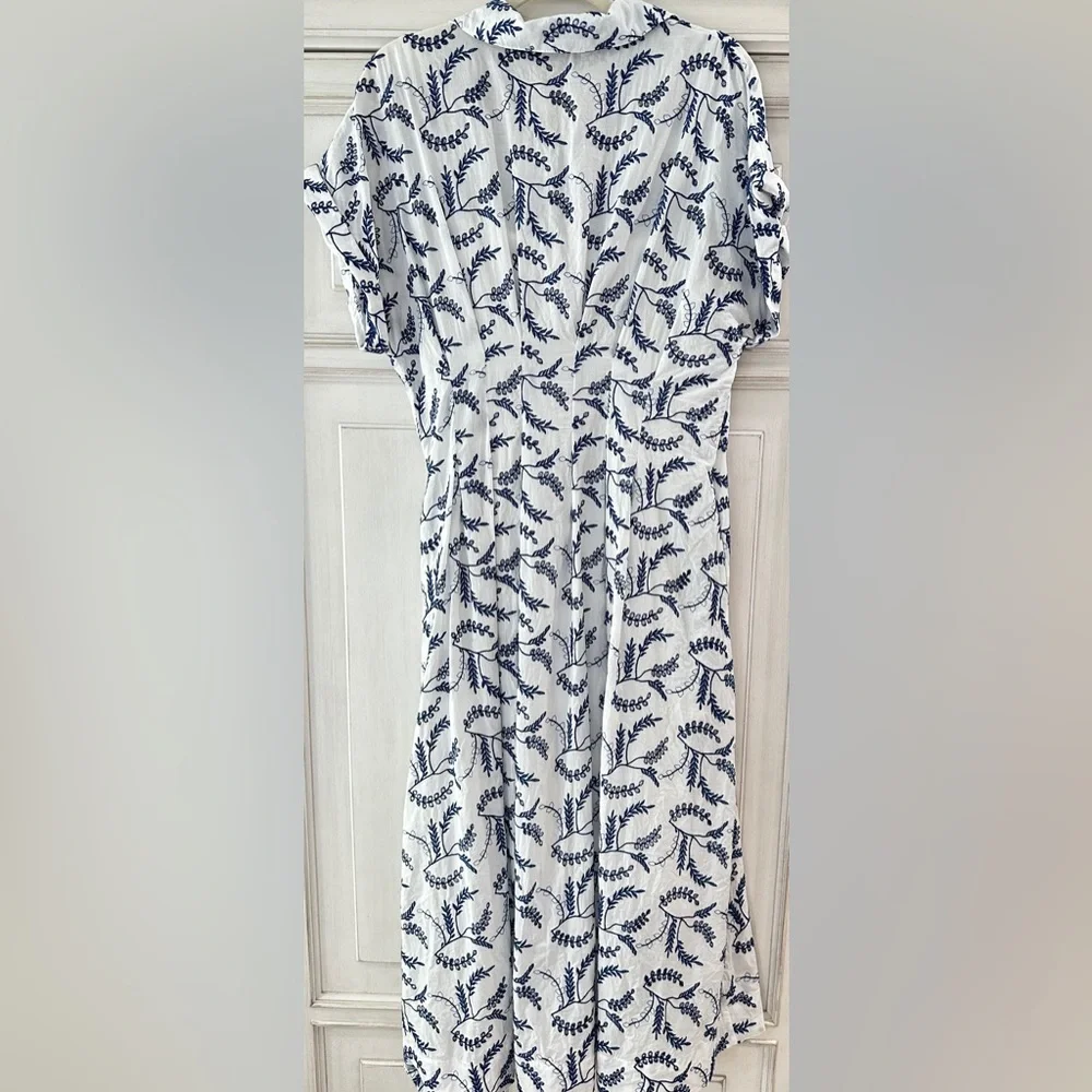 Taylor SZ 14 White and Blue Embroidered Floral Dress with stitched in slip - Picture 4 of 9